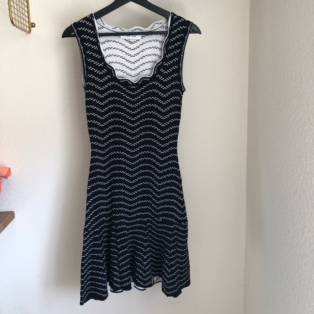 JOHN + JENN ANTHROPOLOGIE Black & White Scalloped Neck Geometric Dress SP